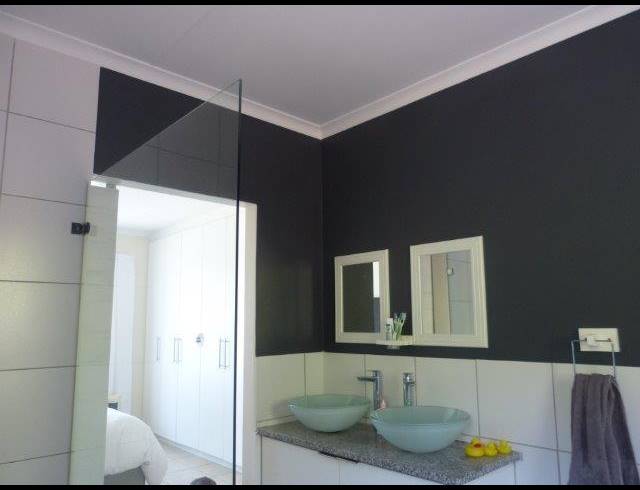 3 BEDROOM TOWNHOUSE RENTED IN NEW GERMANY